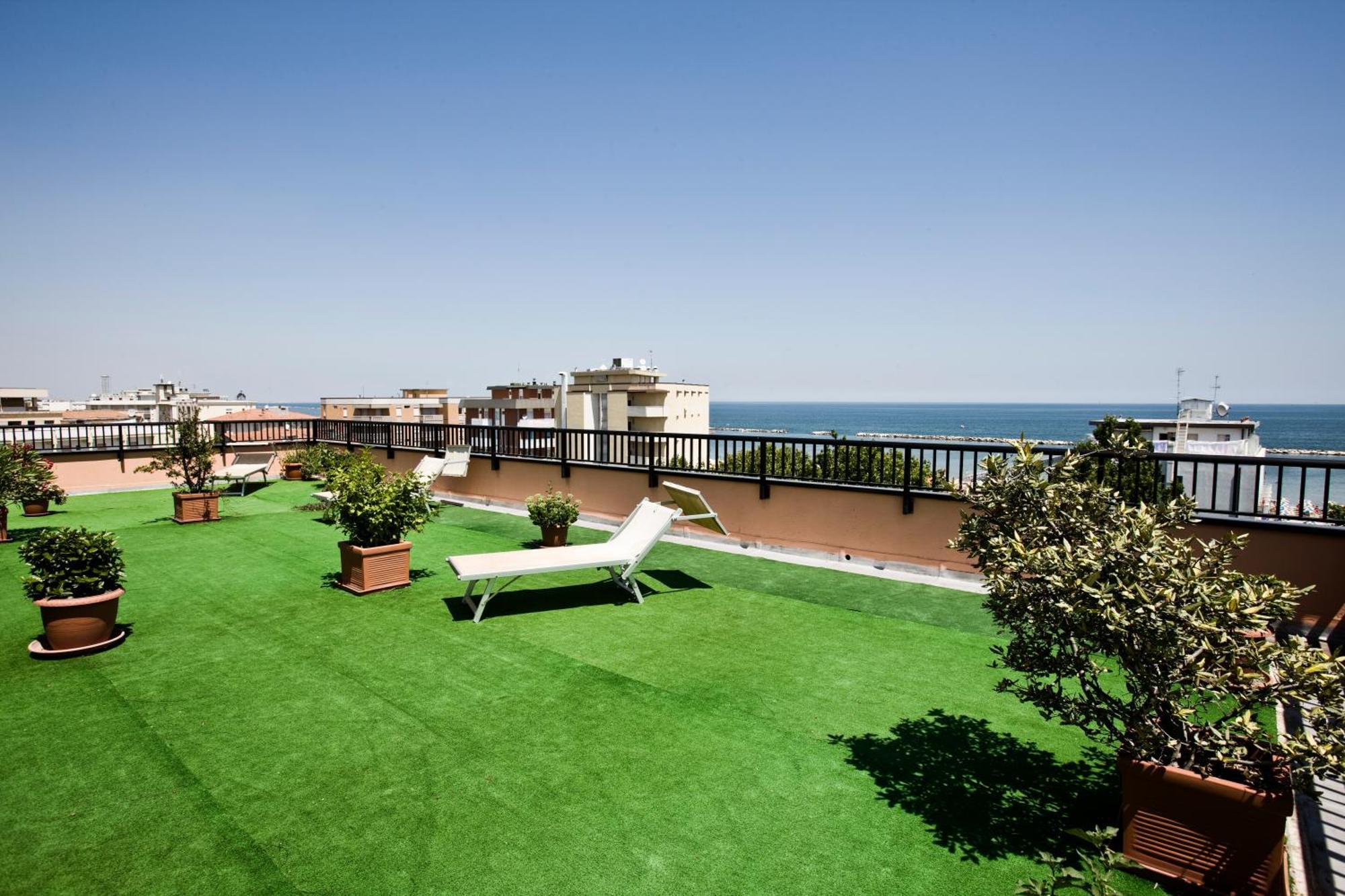 Hotel Apollo 3*